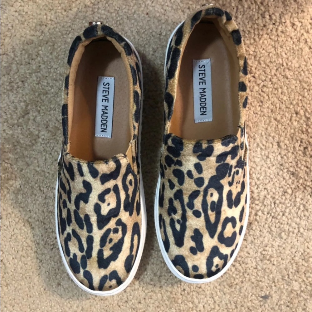 Steve Madden cheetah slip ons